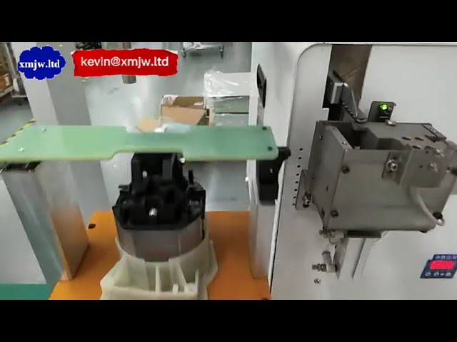 Full Automatic 3-Axes Robot Auto Feeding Screwdriver Machine With Two Working Tables